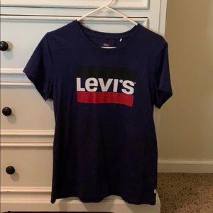 women’s Levi tee shirt